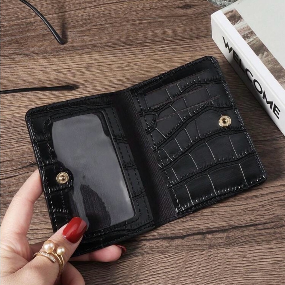 Stylish Black Croc-Embossed Wallet